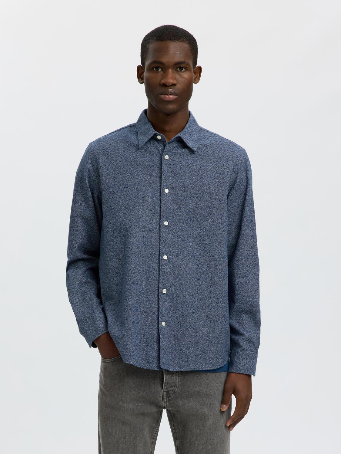 model_shot-front